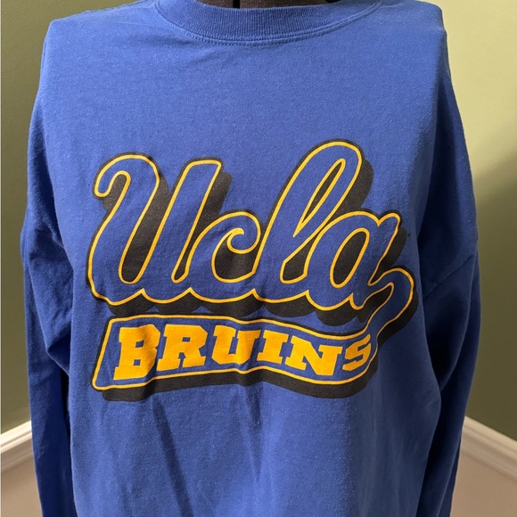 UCLA Bruins Longsleeve Tee - Picture 2 of 4